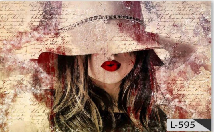 پرده شید چاپی طرح دختر کلاهدار کد L-595